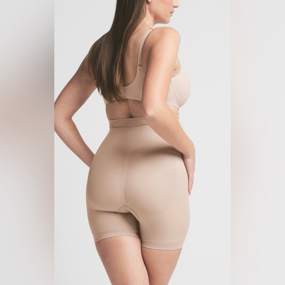 SKIMS Scultping Shapewear (Various Styles & Sizes) - Picture 2 of 9